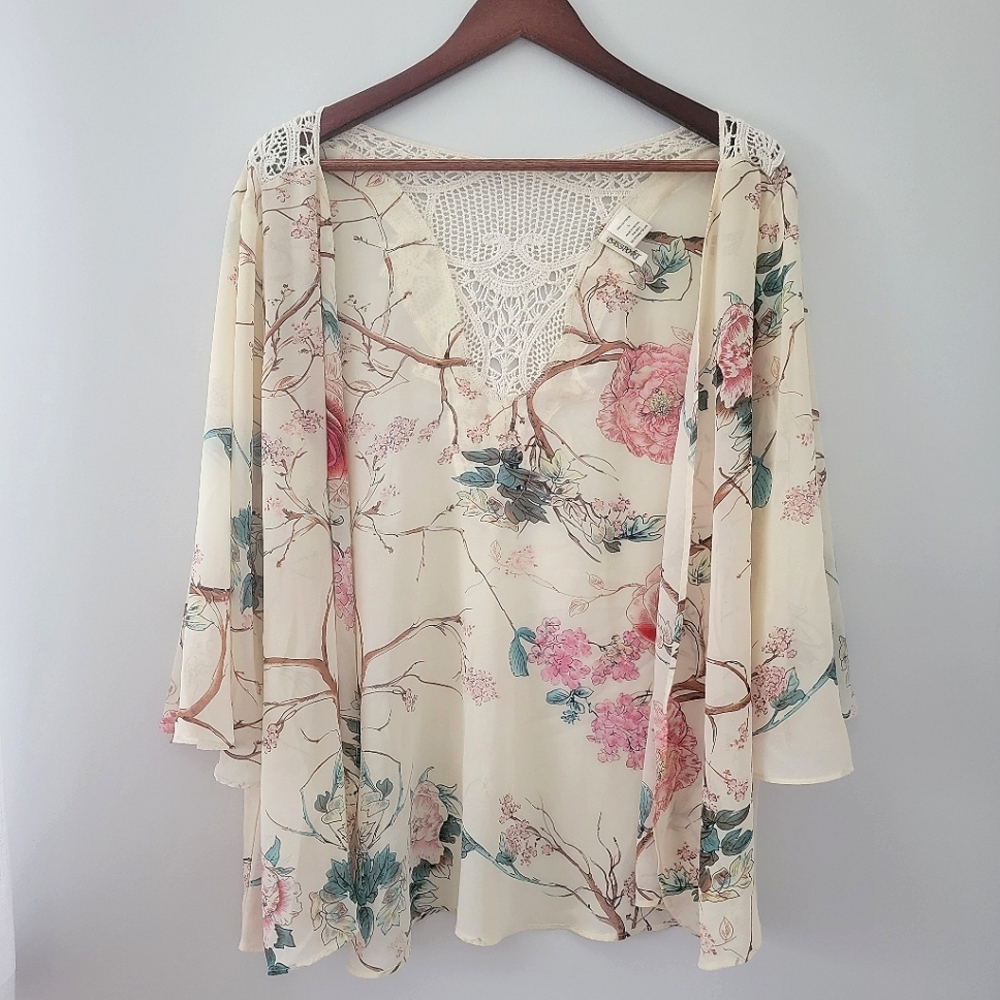 PASSPORT Floral Light Kimono